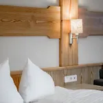 Hotel Tilia Living - Mit Dem Komfort Eines Kleinen, Feinen Ried im Oberinntal