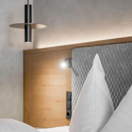 Tilia Living - Mit Dem Komfort Eines Kleinen, Feinen 4* Ried im Oberinntal